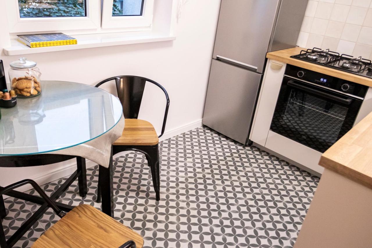 Apartament Przy Metrze Wierzbno Z Nuta Vintage Warszawa Eksteriør bilde