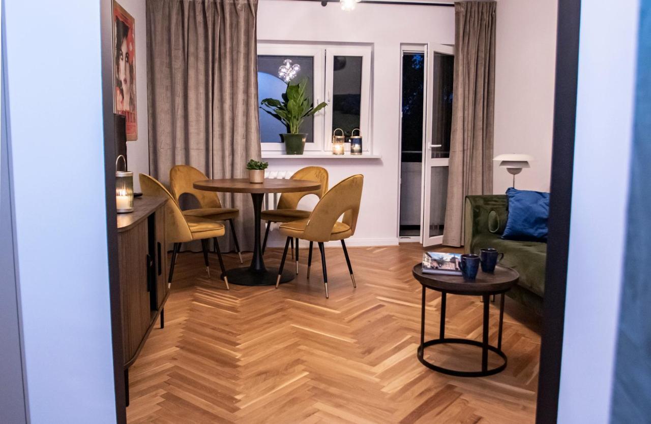 Apartament Przy Metrze Wierzbno Z Nuta Vintage Warszawa Eksteriør bilde